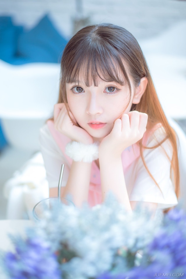 你是我今生渡不过的劫，多看一眼就心软，拥抱一下就沦陷。